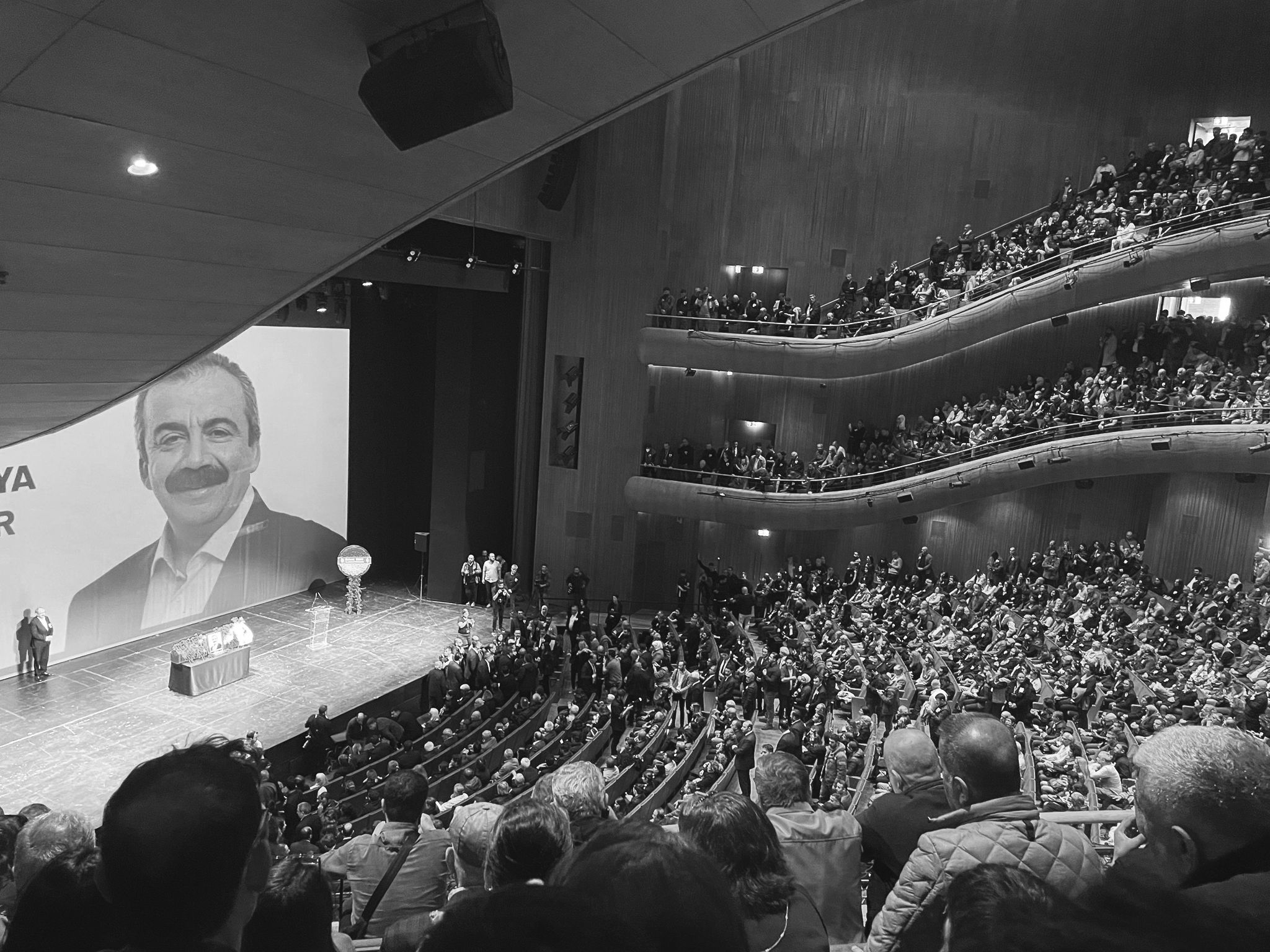 Sırrı Süreyya Önder’in kaybı dünya basınında: Barışın cesur sesi sustu