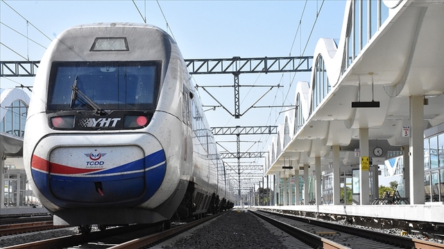 Hızlı tren hattında kesinti: İstanbul-Ankara seferi Kocaeli’de durdu