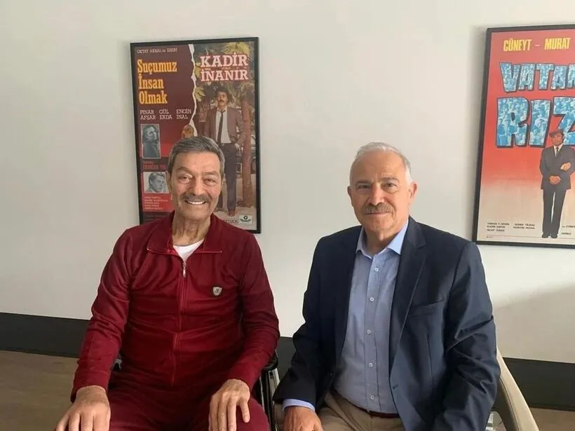 Taburcu olan Kadir İnanır’dan aylar sonra ilk kare