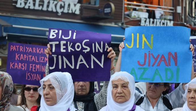 Kadın Zamanı Derneği’nden kadın cinayetlerine karşı protesto