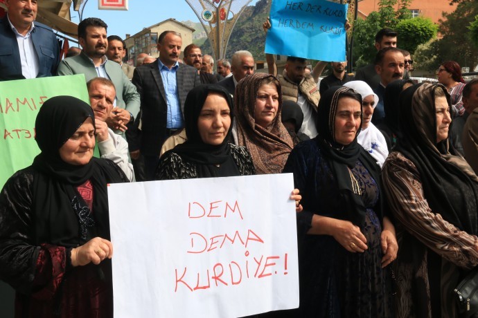 Hakkari ve Şemdinli’de Kürtçe için buluşma: Bê ziman jiyan nabe