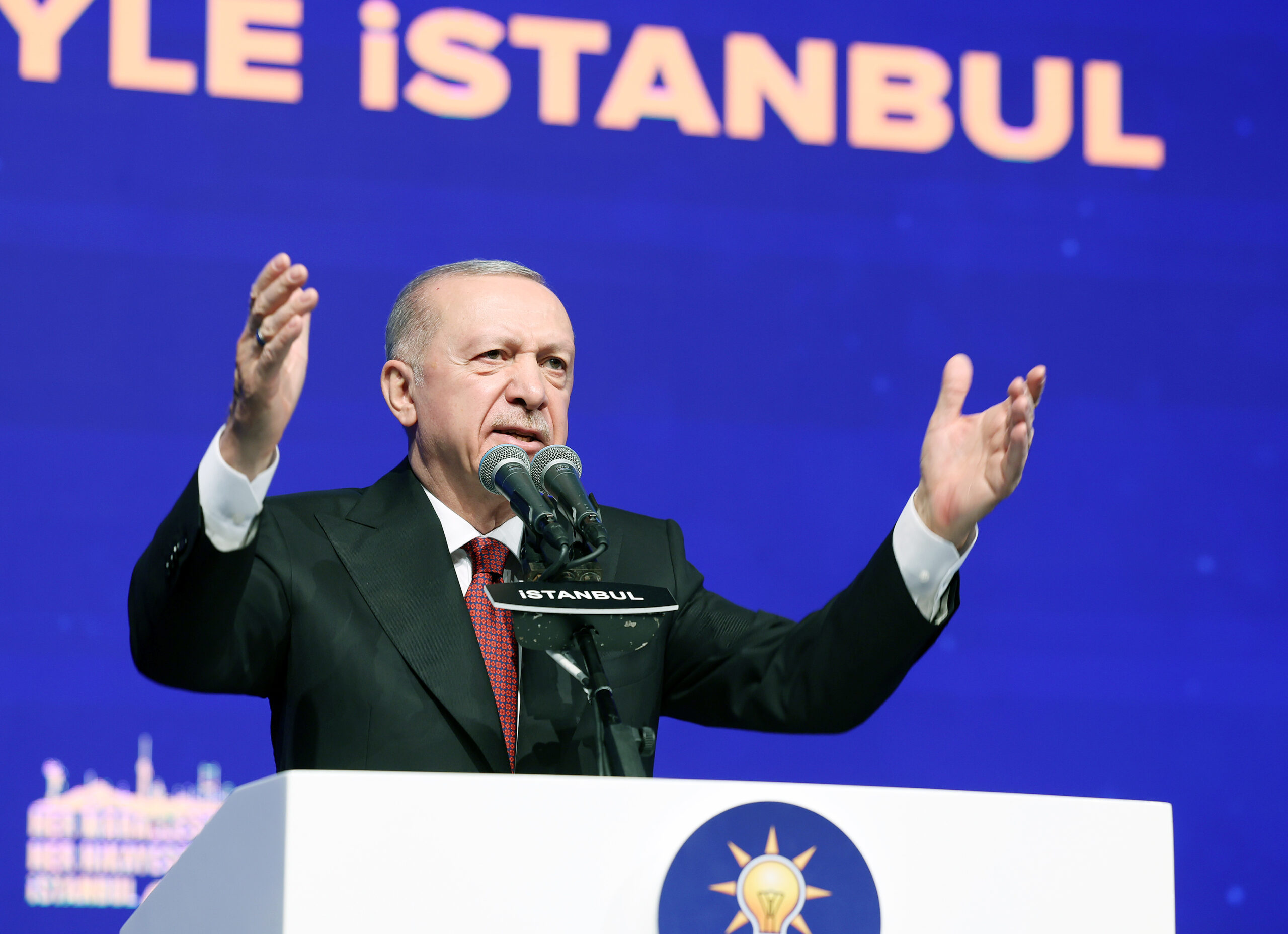 Erdoğan: Özgür Özel suç örgütünün posta güvercini gibi hareket ediyor