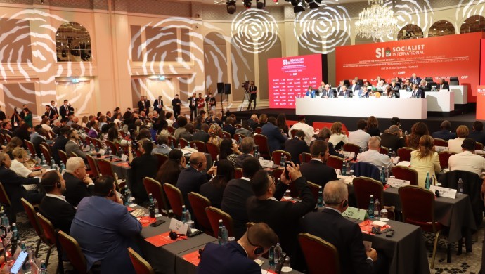 Tülay Hatimoğulları, Sosyalist Enternasyonal’da Öcalan’ın mesajını paylaştı