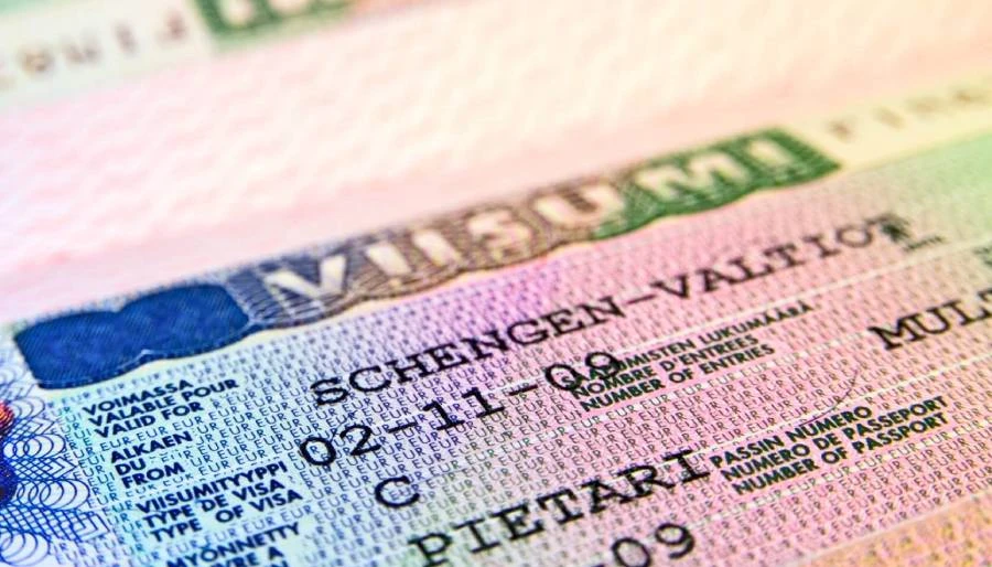 Schengen vizesinde randevu krizi: Aracı firmalar randevuları karaborsada satıyor
