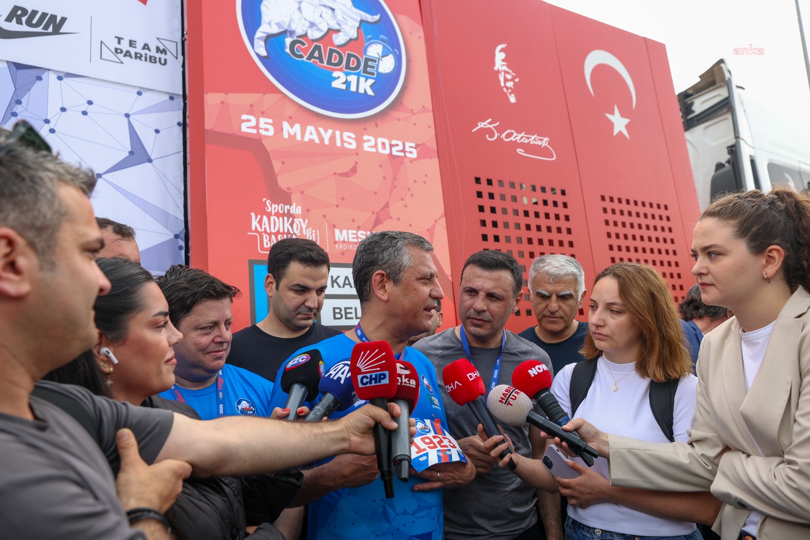 Özgür Özel : Seneye bu maratonları Ekrem Başkanla birlikte koşacağız