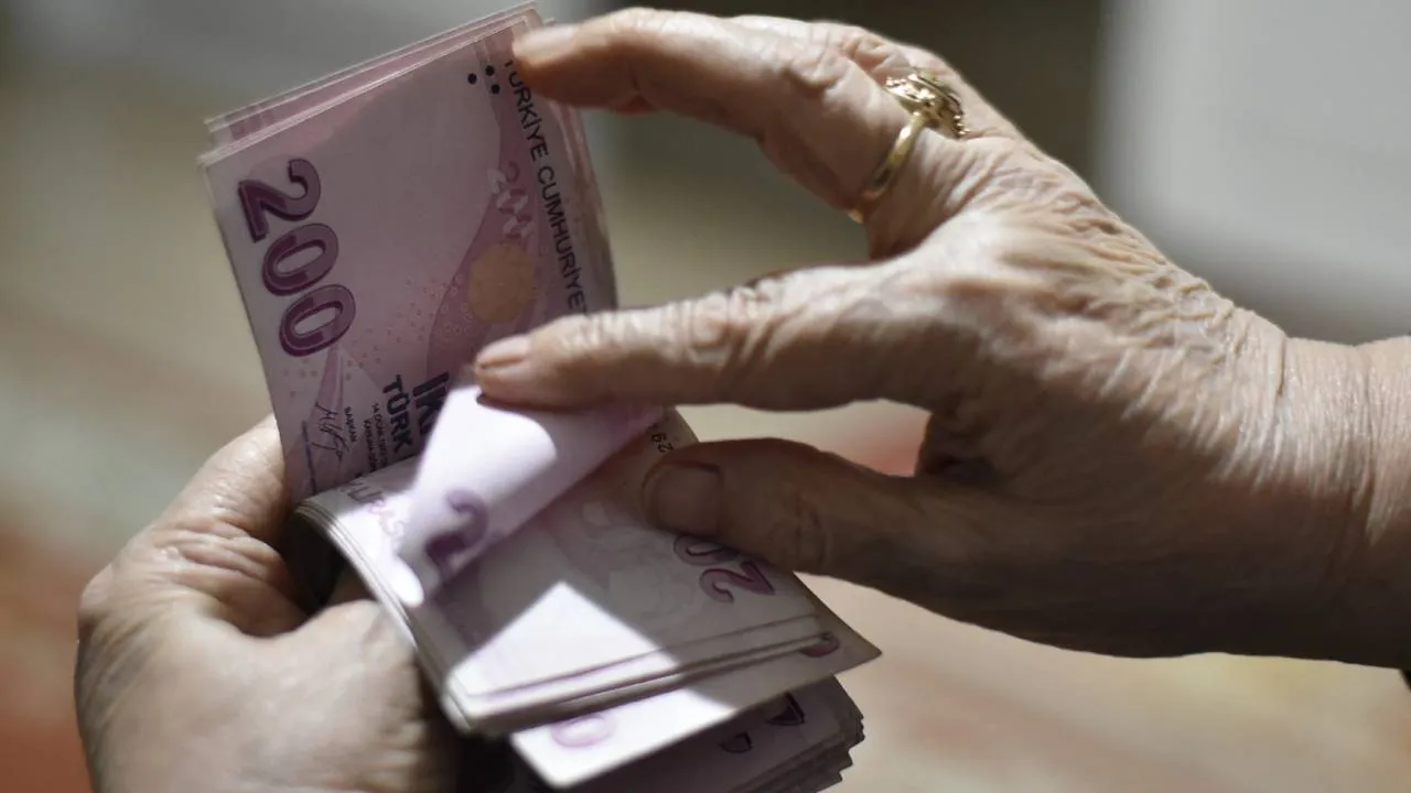 Memur ve emeklilerin dördüncü zam verisi belli oldu