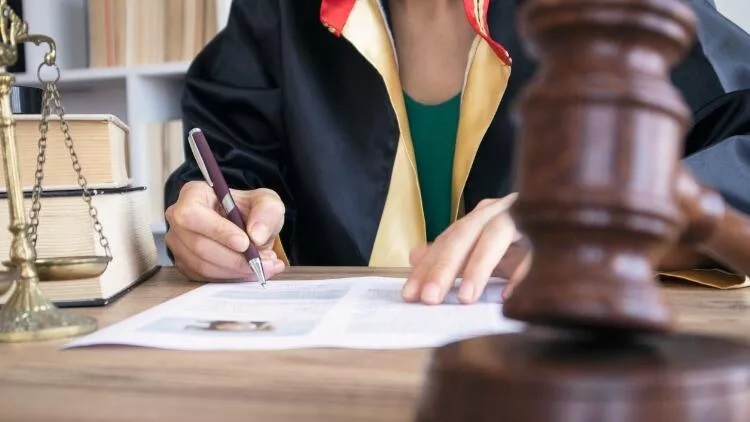 AYM, Avukatlık Kanunu’nun disiplin cezası hükümlerini iptal etti