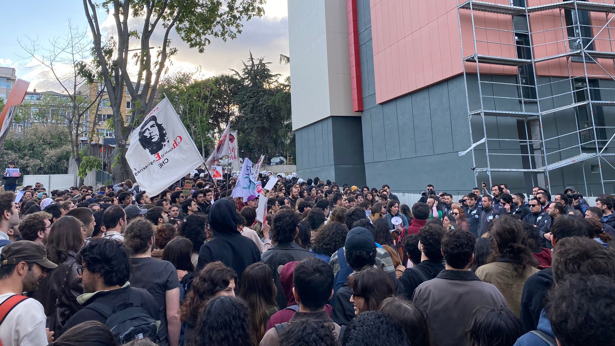 Boğaziçi Üniversitesi’nde ‘Nureddin Yıldız’ protestosu: 97 öğrenci gözaltına alındı