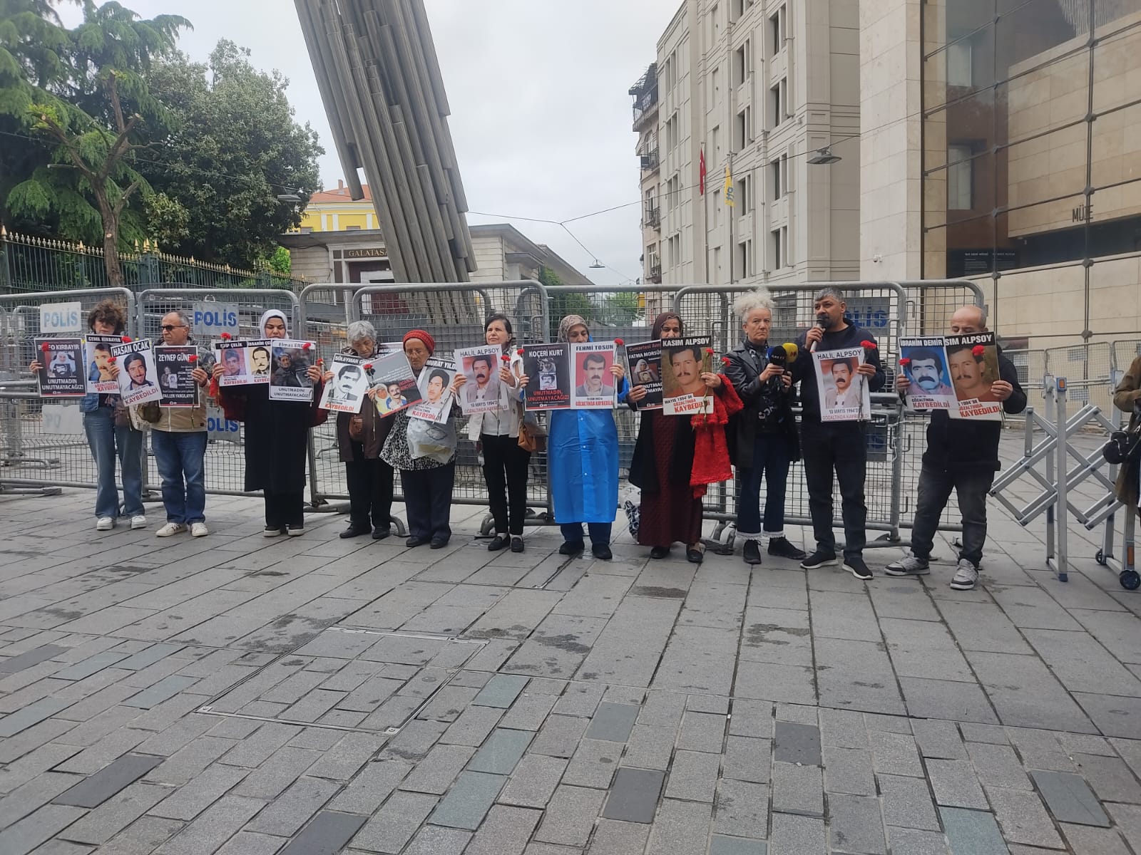 Cumartesi Anneleri ve kayıp yakınları: Failler yargılansın, söz tutulmalı