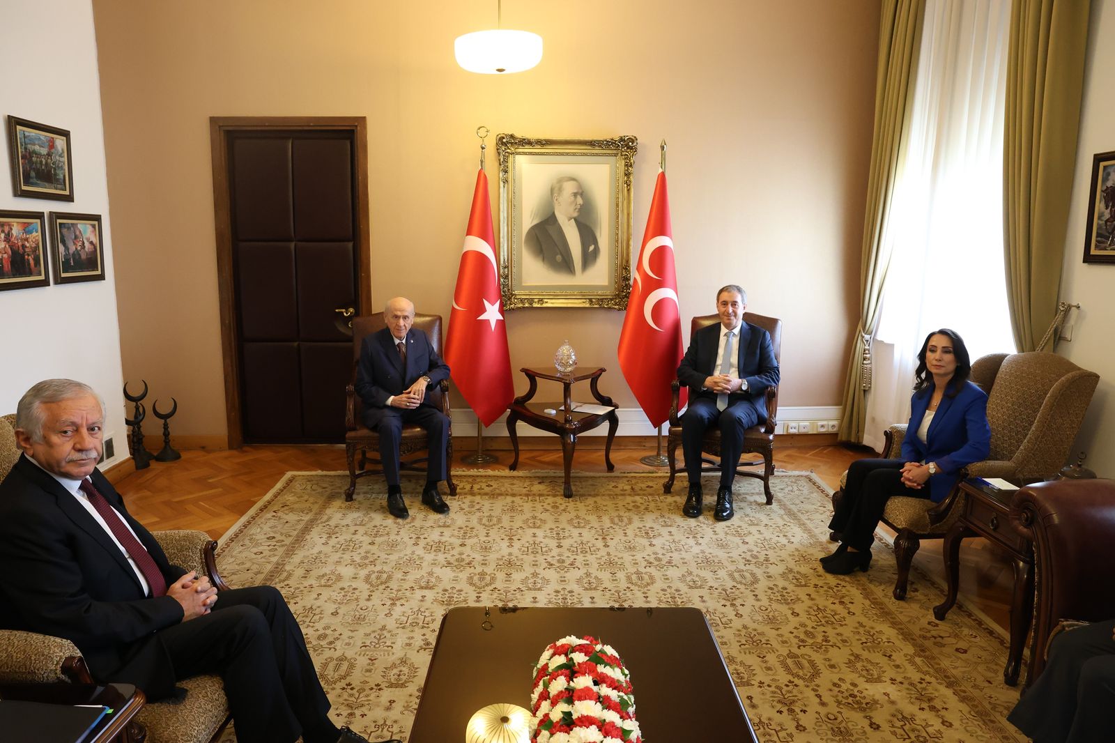 DEM Parti-MHP görüşmesi başladı