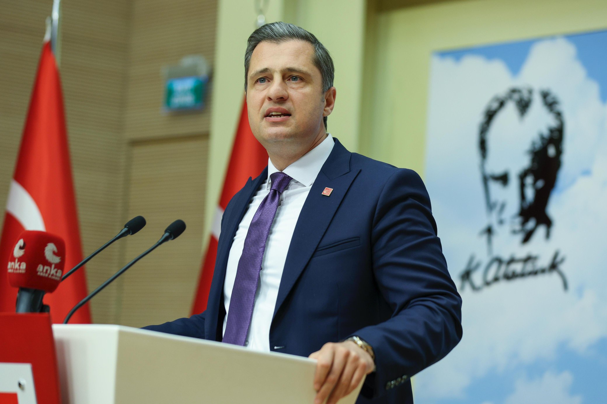 Özel’e saldırı | Deniz Yücel: Söylemler şiddetin zeminini hazırlamıştır
