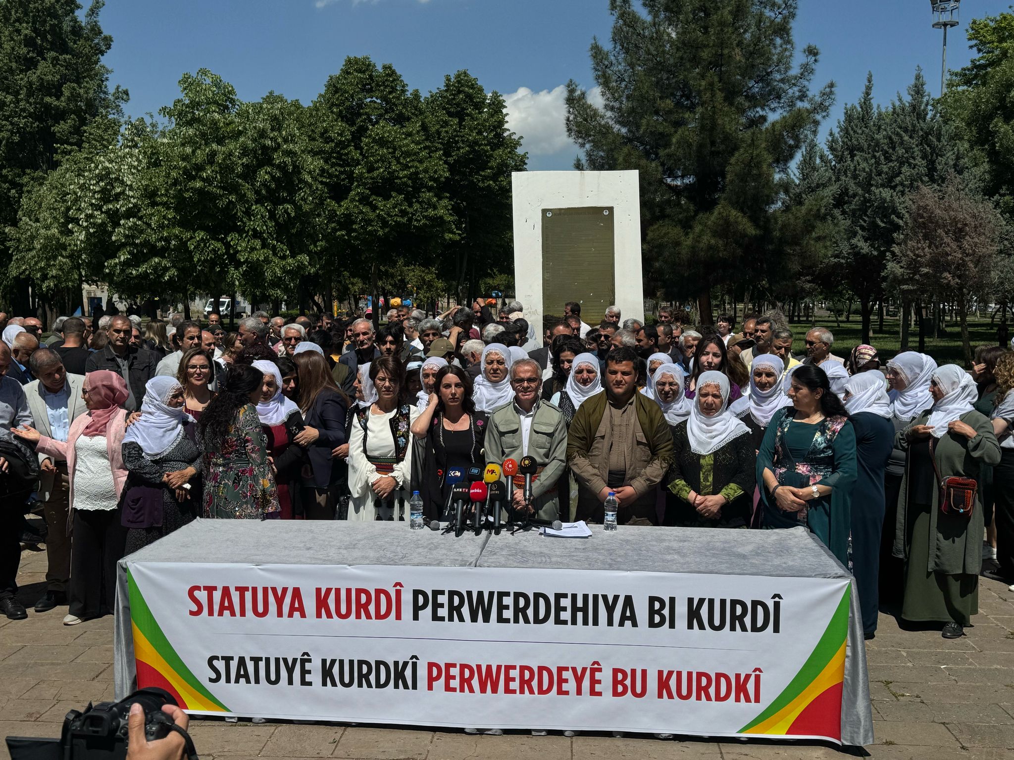 15 Mayıs Kürt Dil Bayramı öncesi deklarasyon: Kürtçeye statü, Kürtçe eğitim