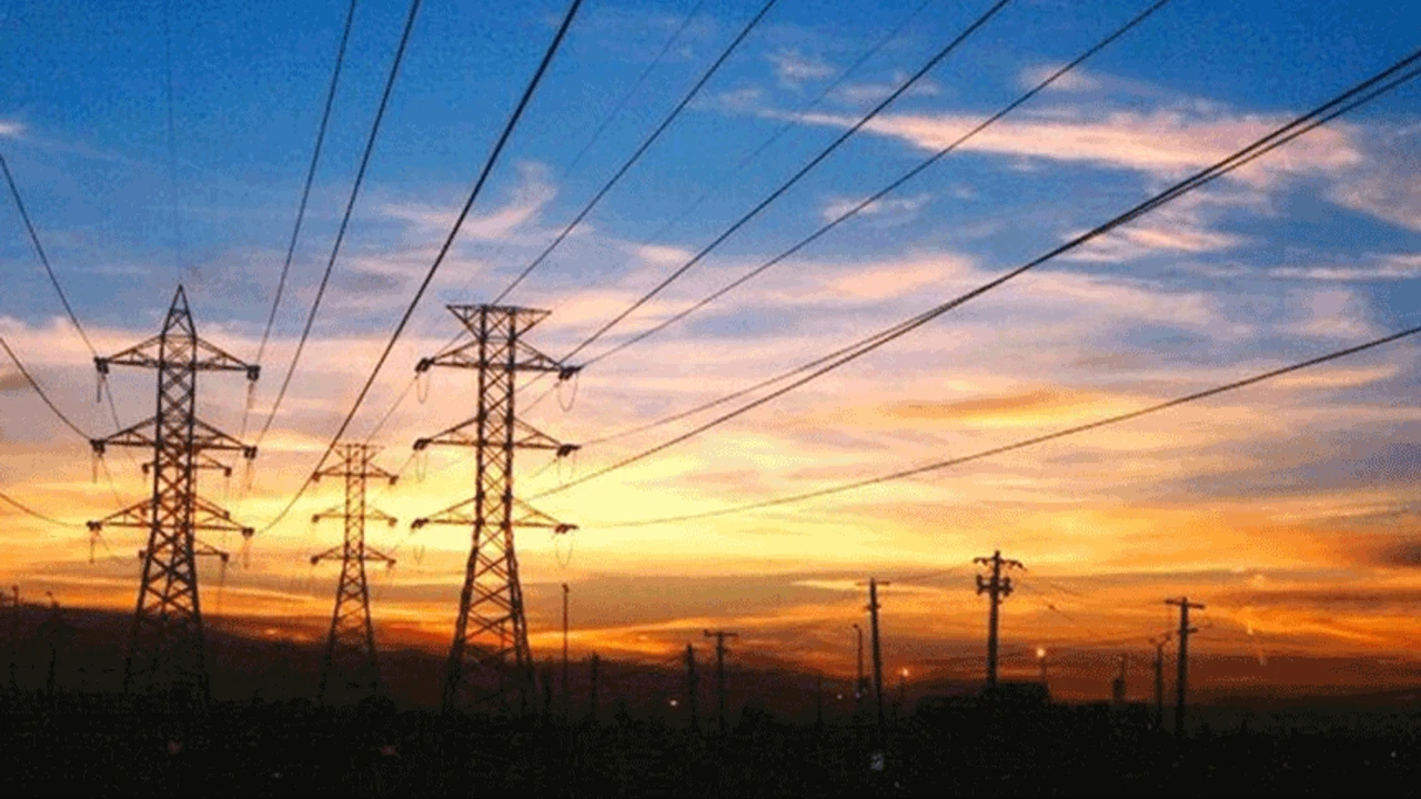 İran’da enerji problemi: Aşırı tüketimde bulunan evlerin elektriği kesildi
