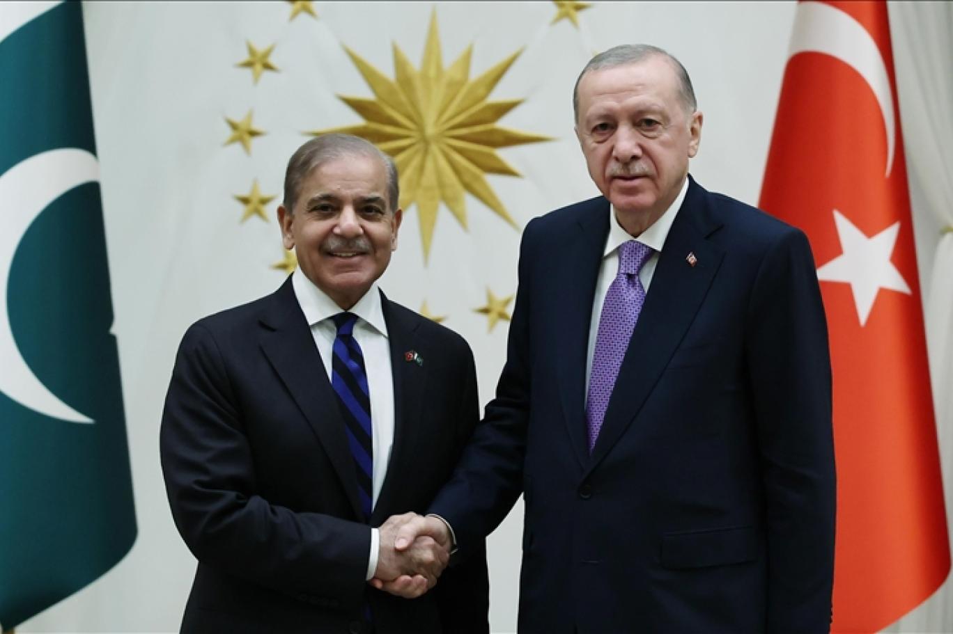 Cumhurbaşkanı Erdoğan, Pakistan Başbakanı Şahbaz Şerif ile telefonda görüştü