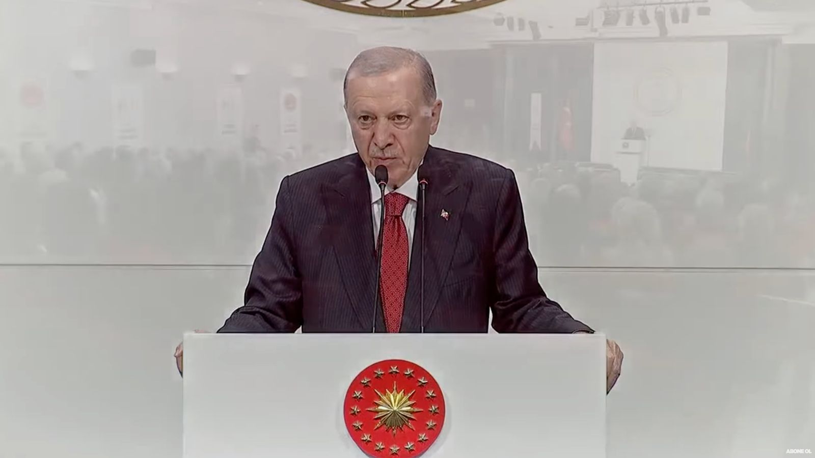 Cumhurbaşkanı Erdoğan: 10 hukukçu görevlendirdim, bu milleti darbe anayasası utancından mutlaka kurtaracağız