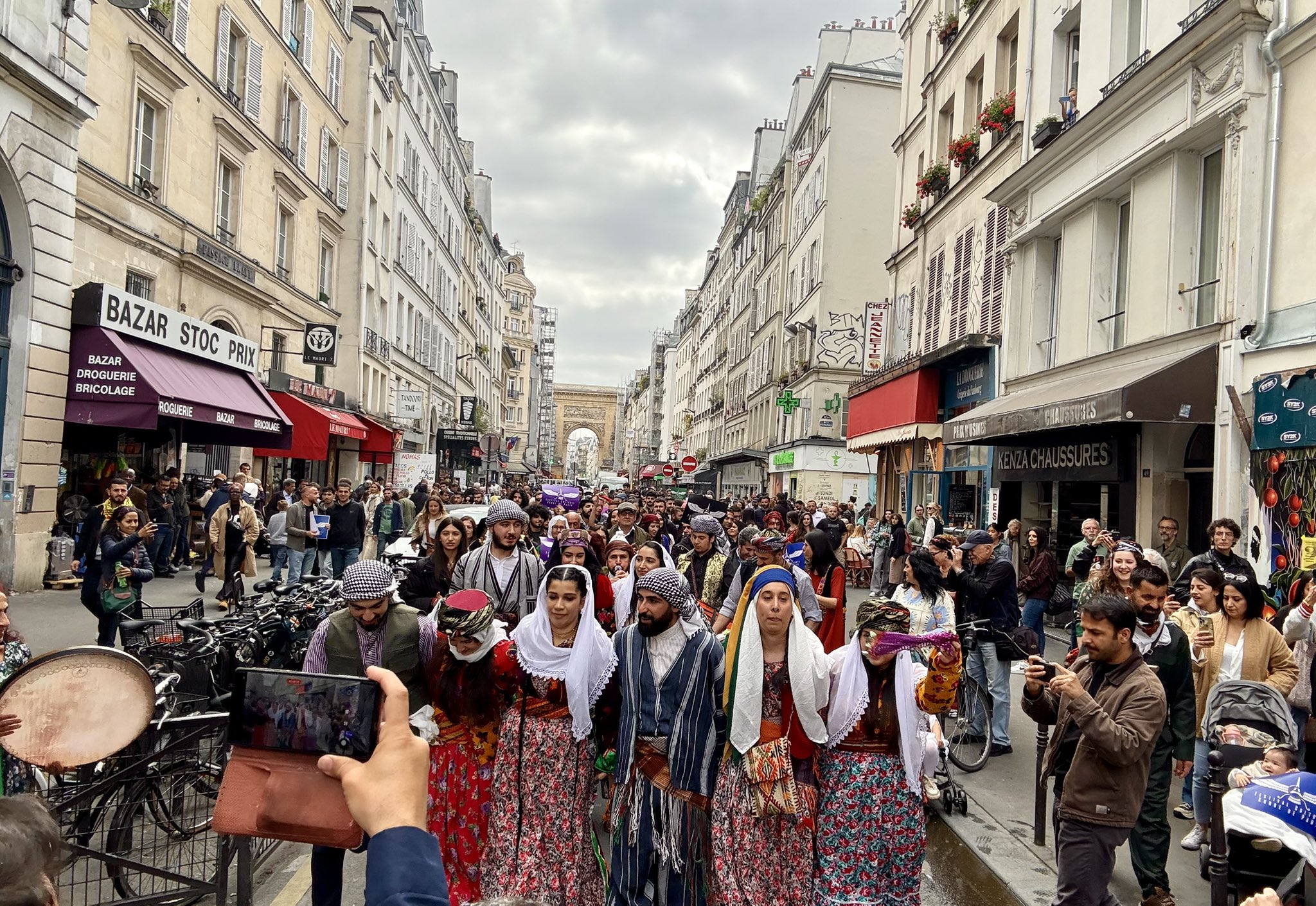 Paris Kürt Kültür Festivali 2’nci gününde