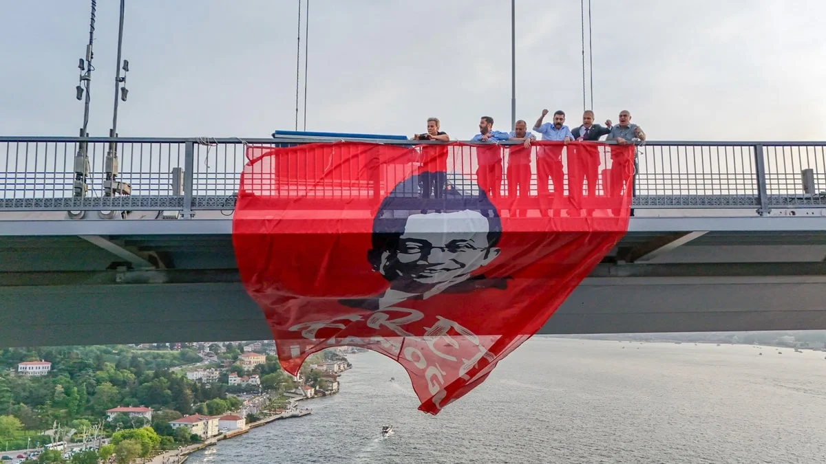 CHP’nin ‘Free İmamoğlu’ pankartına soruşturma