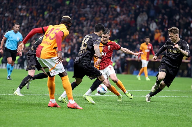 Galatasaray şampiyonluğa sadece 1 puan uzakta: 2-0