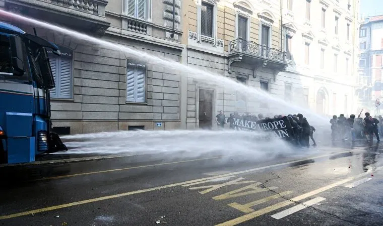 İtalya’da aşırı sağ zirvesine karşı protestoya polis müdahale etti