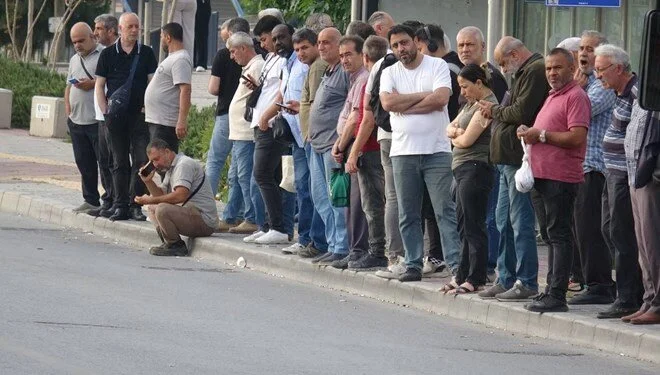İzmir’de grev ikinci gününde