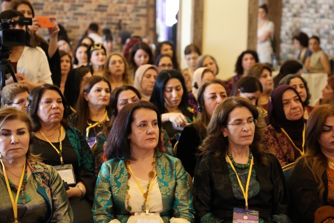 Diyarbakır’da ‘Kürt Kadın Parlamenterler Konferansı’ başladı