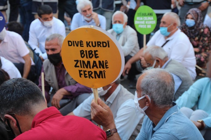 Diyarbakır Barosu Kürt Dili Komisyonu Başkanı: Anadil için anayasa değişmeli