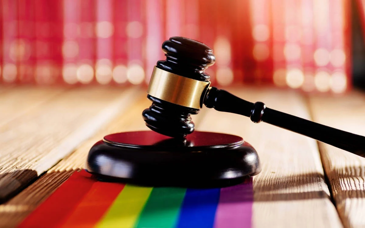 DEMOS, Aramızda Derneği ve İnsan Hakları Okulu’ndan LGBTİ+ haklarını sınırlayan yasa teklifine karşı ortak bildiri
