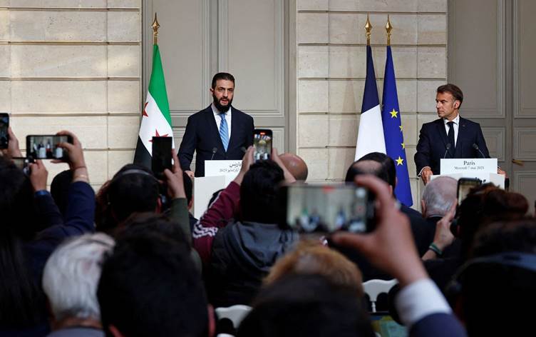 Macron: Şam ile SDG arasındaki her türlü uzlaşıyı destekliyoruz