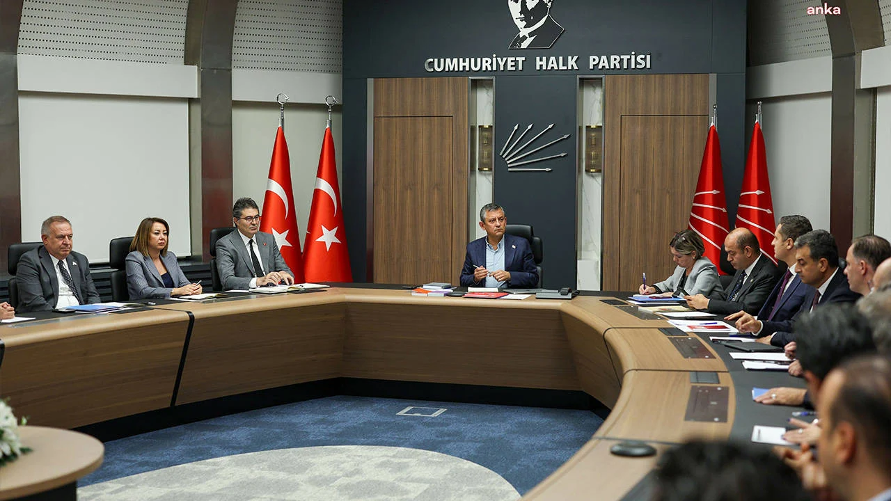 CHP MYK toplandı | Özgür Özel: Erişilebilir bir siyasetçi olmak benim tercihim