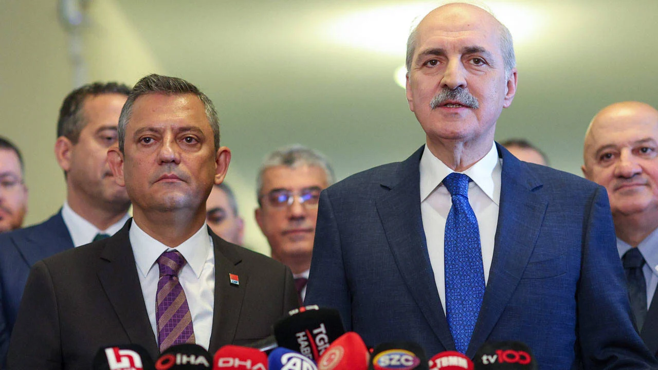 Meclis Başkanı Numan Kurtulmuş’tan Özgür Özel’e ziyaret