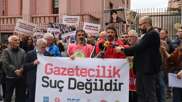 Basın örgütleri Adalet Bakanlığı önünde: ‘Gazetecilik suç değildir’