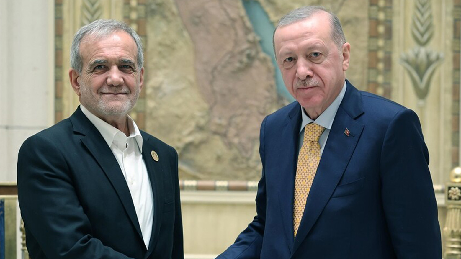 Cumhurbaşkanı Erdoğan, İran Cumhurbaşkanı Mesud Pezeşkiyan ile görüştü