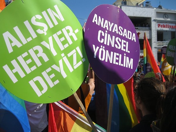 Aile ve Sosyal Hizmetler Bakanlığı’ndan LGBTİ+ karşıtı yazı: 81 il müdürlüğüne gönderildi