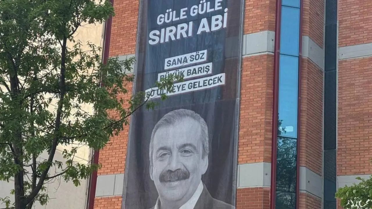Sırrı Süreyya Önder için kurulan taziye ikinci gününde