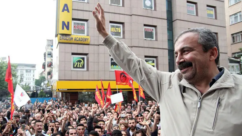 Bir barış elçisi: Sırrı Süreyya Önder kimdir?