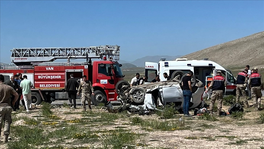 Van’da trafik kazası: 4 kişi hayatını kaybetti