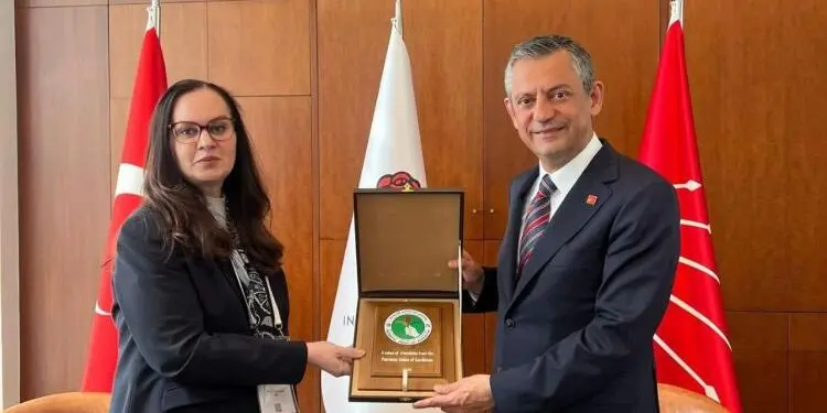 YNK heyeti Özgür Özel’i ziyaret etti