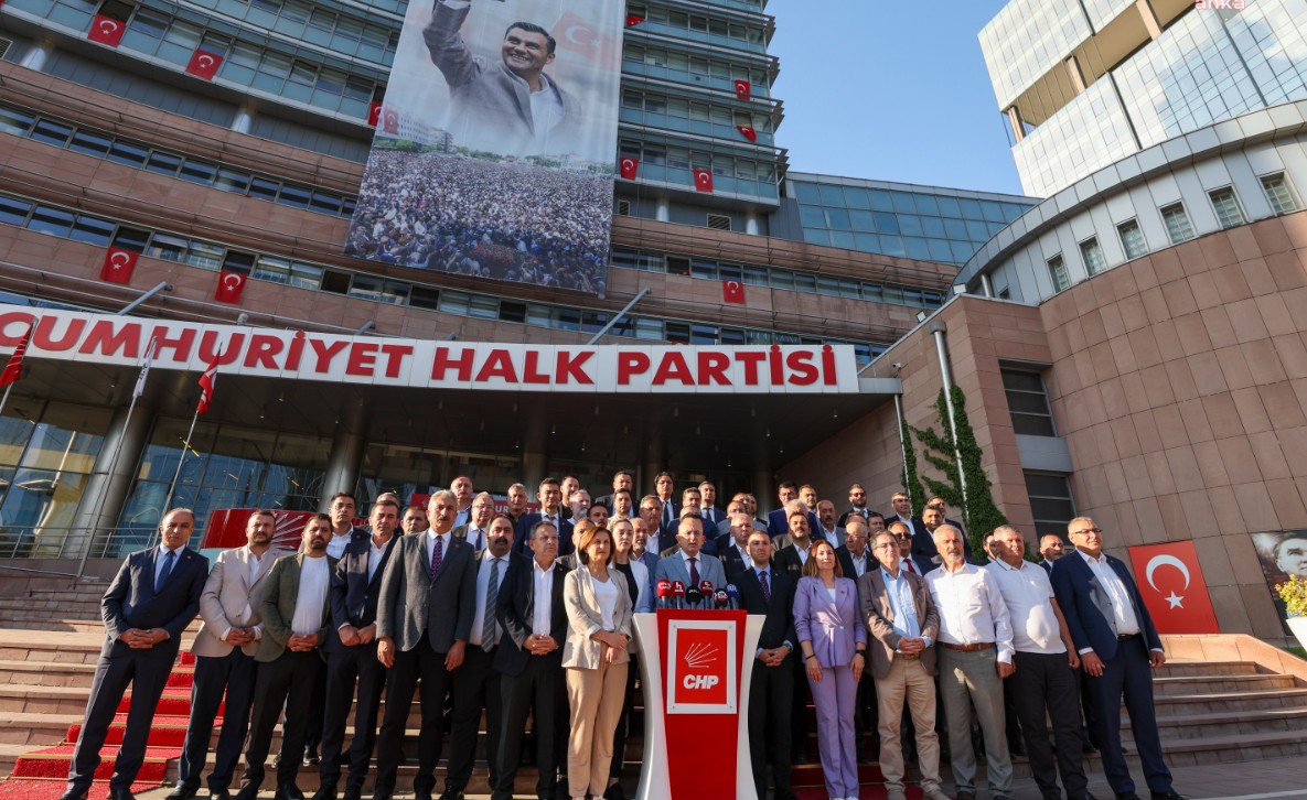 CHP’li 81 il başkanından ortak açıklama: ‘Kayyım ya da butlan kararını tanımayacağız’