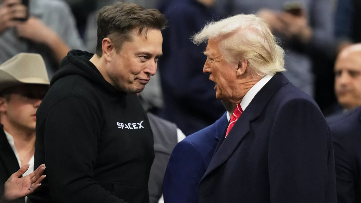 Trump’tan Musk’a: Aklını kaçırmış