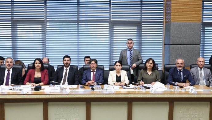 DEM Parti’nin Covid-19 düzenlemesi önergesi reddedildi