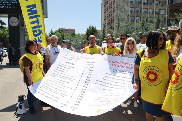 Eğitim Sen’den Bakan Tekin’e yıl sonu karne notu: Sıfır
