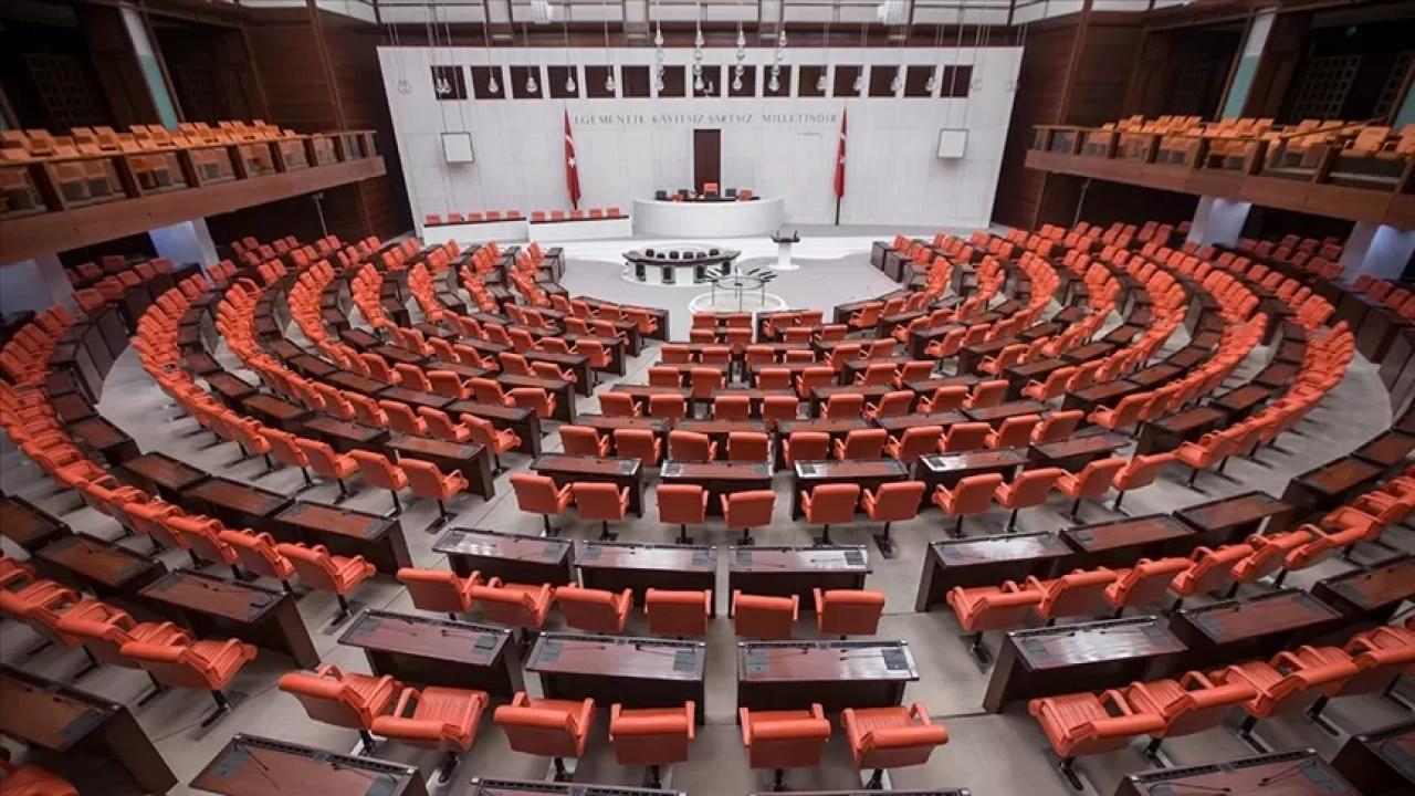 Siyasi partilerin bayramlaşma programı belli oldu