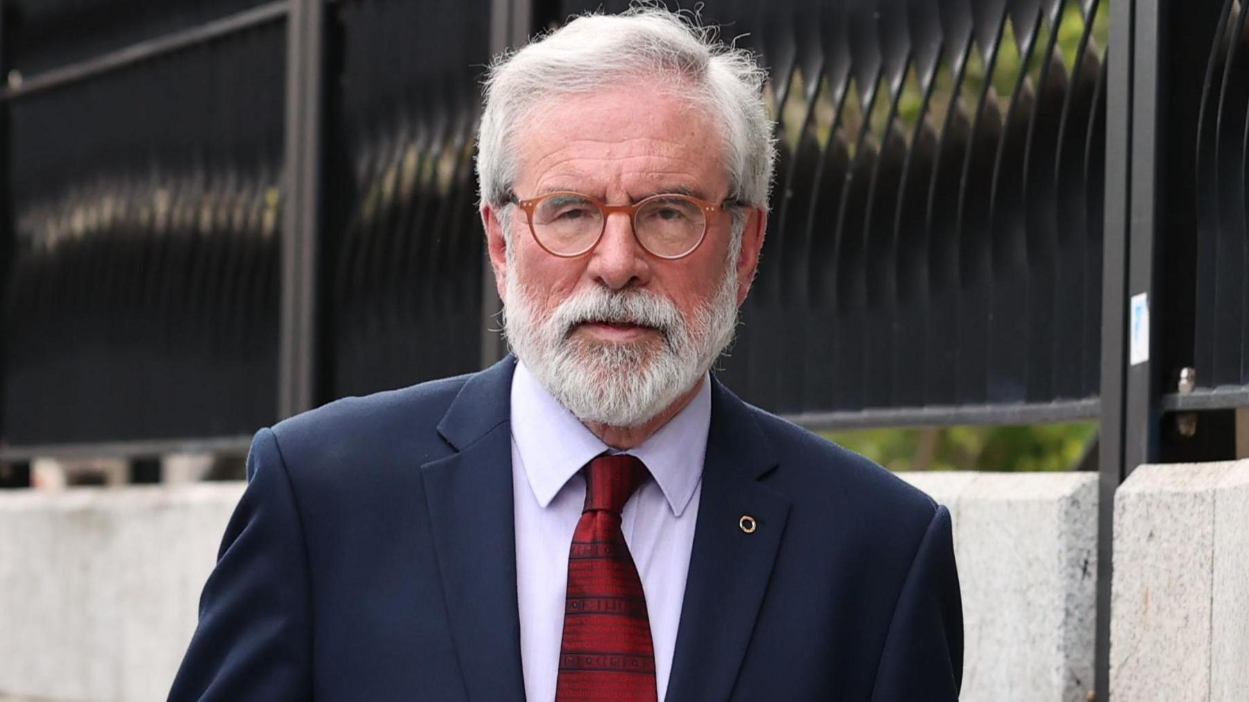 Gerry Adams’tan Abdullah Öcalan’ın çağrısına destek: Özgürlüğü barış süreci için hayati önemde