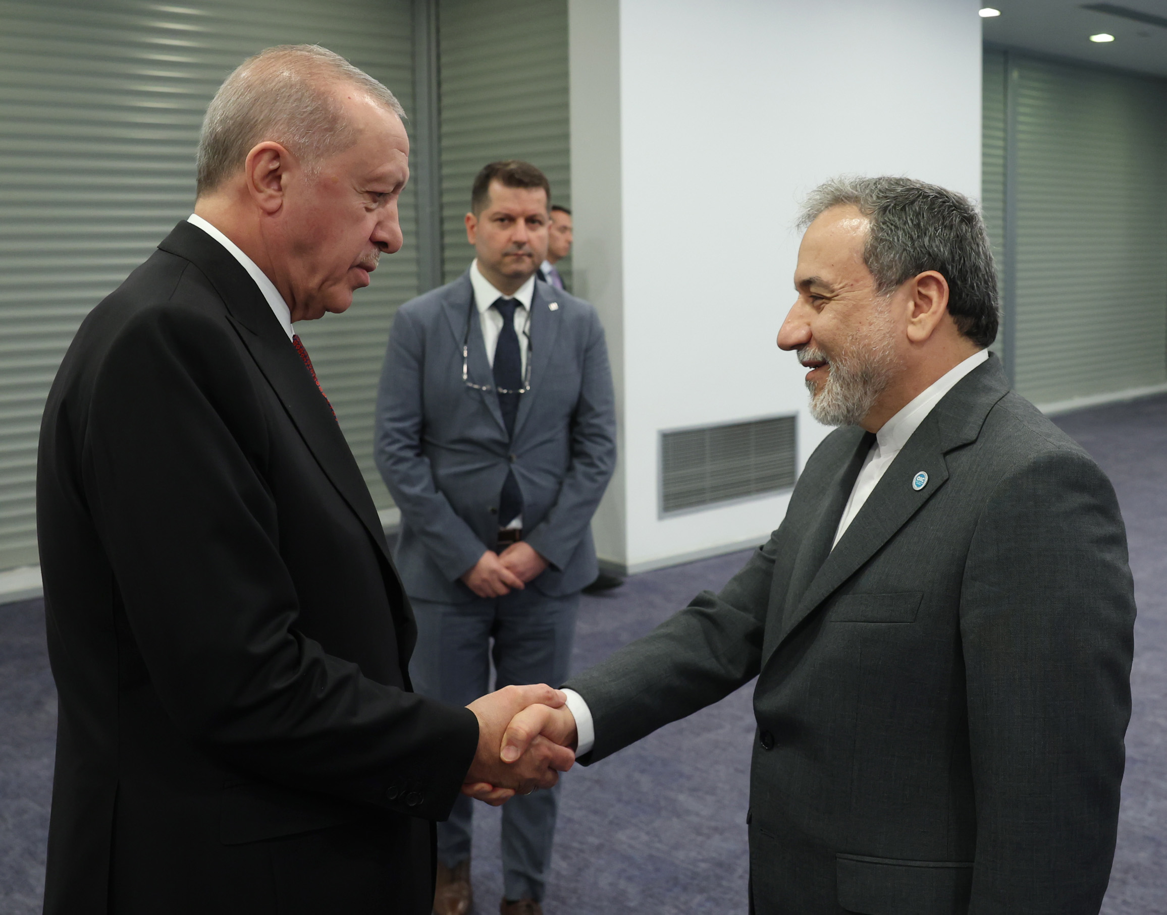 Erdoğan, İran Dışişleri Bakanı Arakçi ile görüştü: Bölge yeni bir savaşı kaldıramaz, çözüm müzakere
