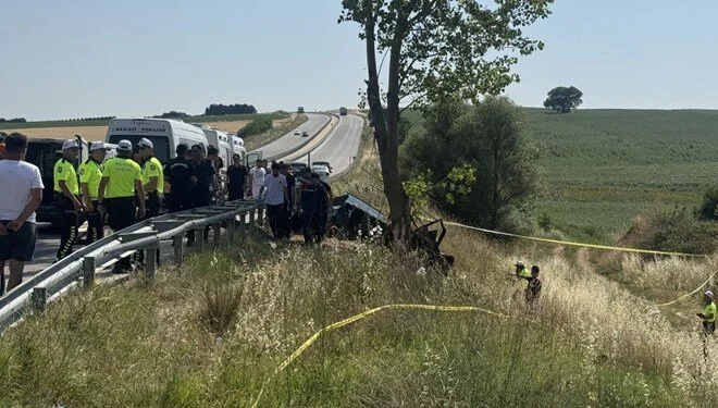 Edirne’de kontrolden çıkan araç, ağaca çarptı: 5 ölü 1 yaralı