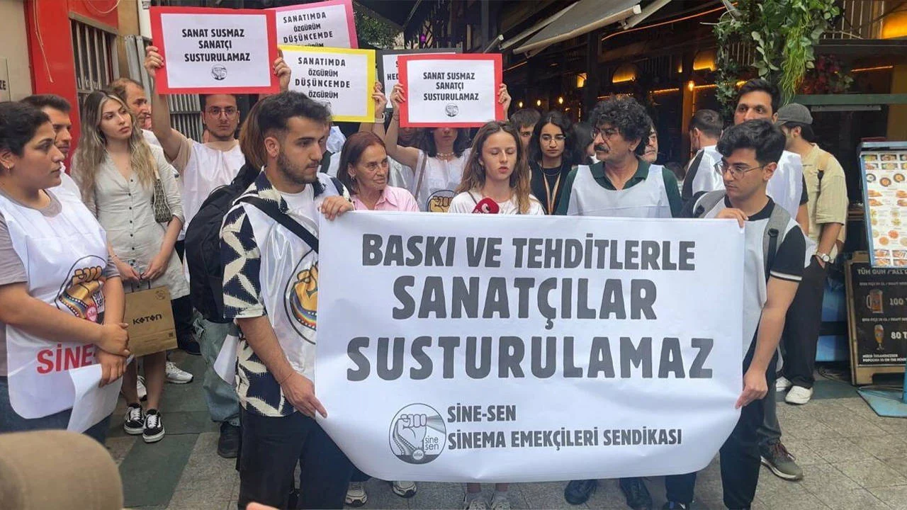 Sine-Sen’den Ecre Begüm Bayrak’a destek: ‘Sanat susmaz, sanatçı susturulamaz’