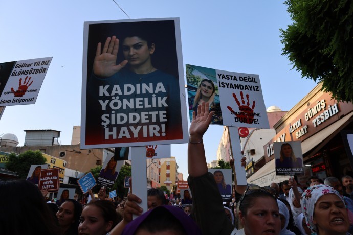 Yüzlerce kadın katliamlara karşı alanlarda: ‘Susmayacağız, mücadele edeceğiz’