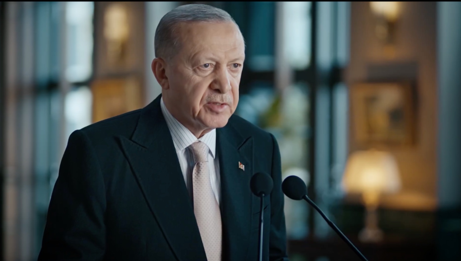 Erdoğan’dan bayram mesajı: Temennimiz tüm renklerin bir araya gelmeyi başarabilmesidir