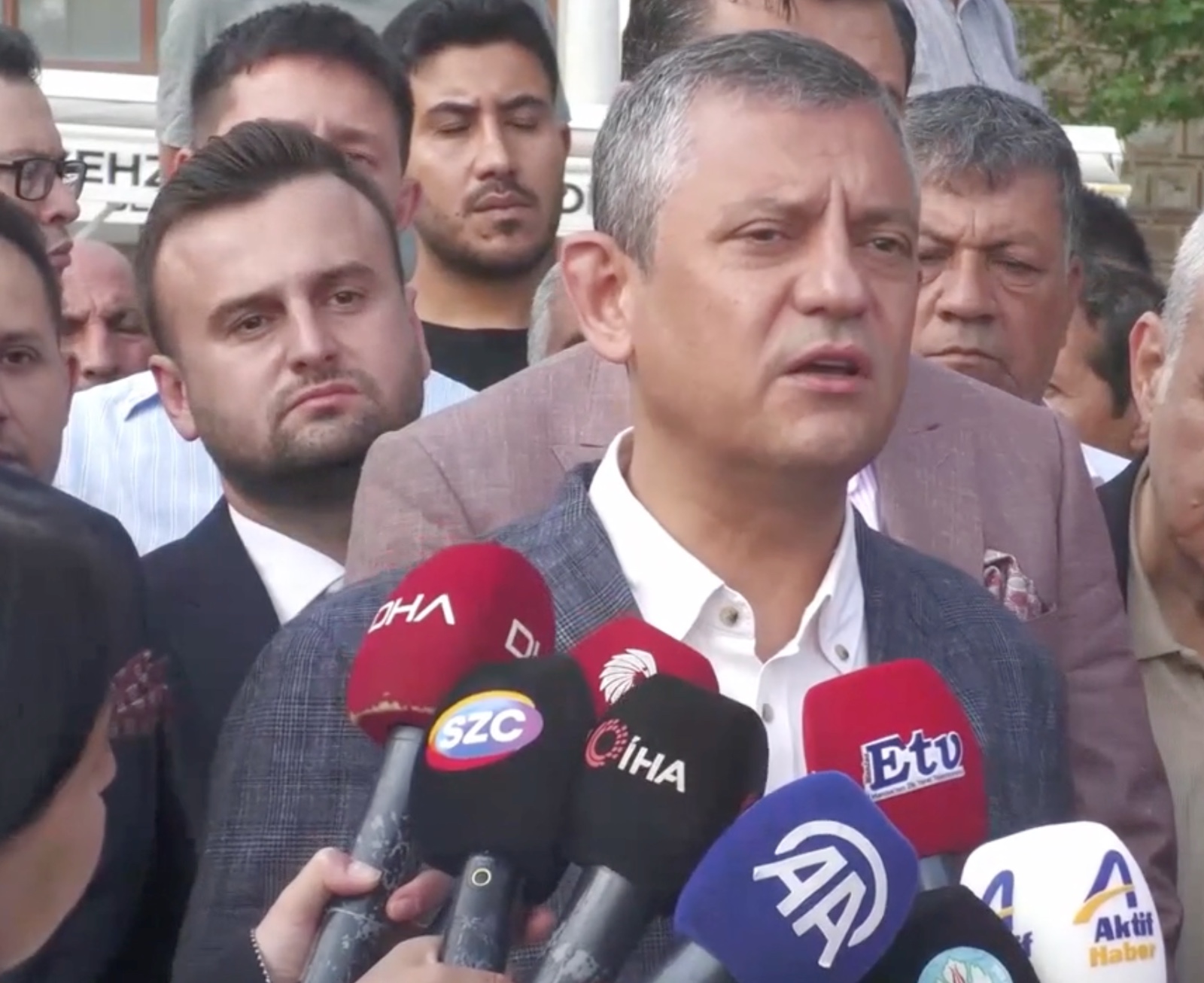 Özgür Özel: Hak etmediğimiz görüntüleri bize yaşatanı bin pişman ederim