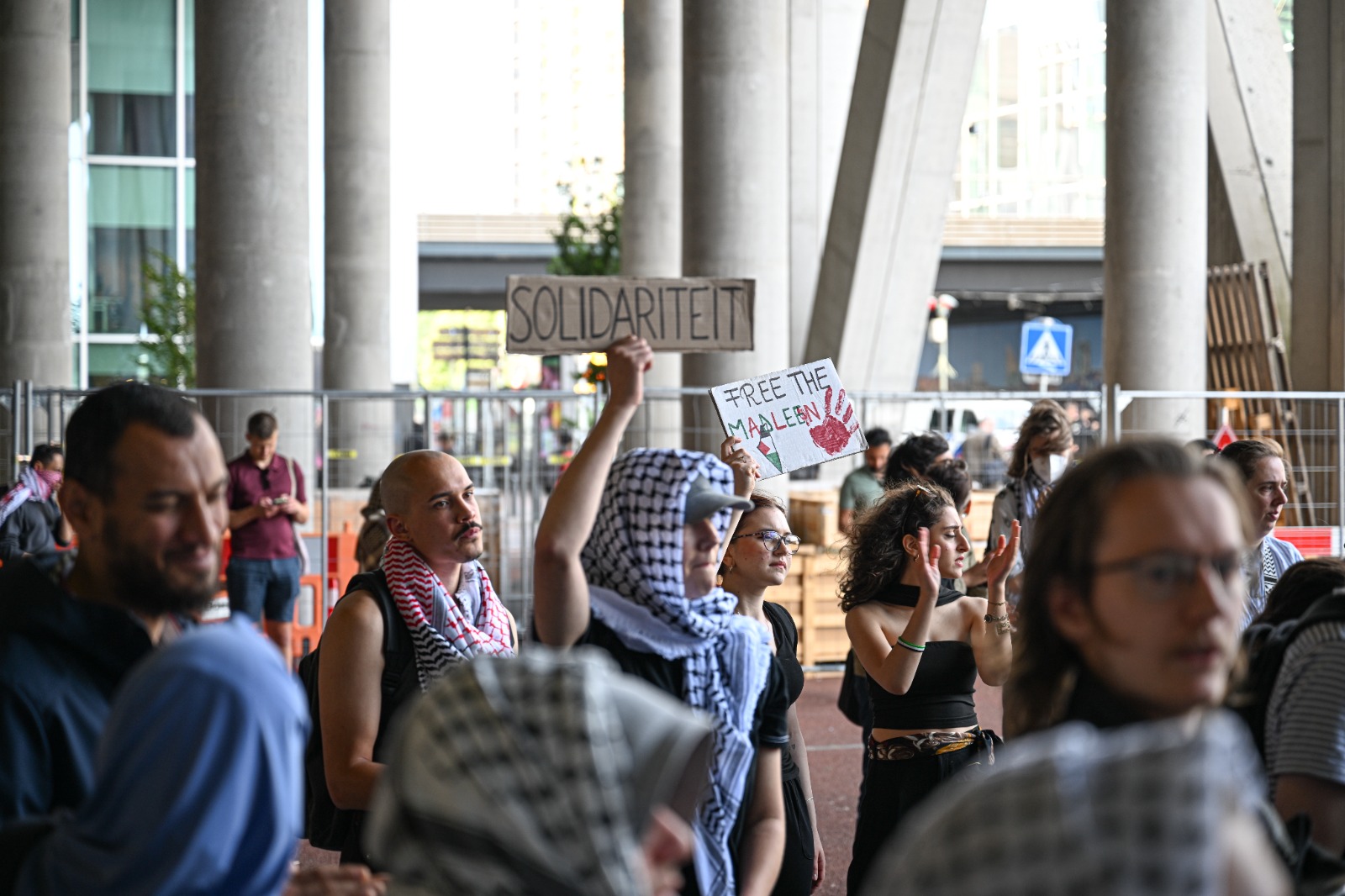 Hollanda’da Madleen’e operasyon protestosuna polis müdahalesi
